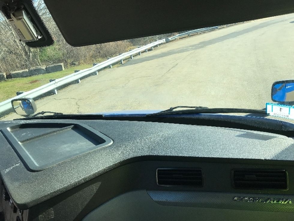 Day Cab Tractor-Heavy Duty Tractors-Freightliner-2019-T11664ST-Auburn-MA-313,744\n\t\tmiles-$ 41,000 - Image 13