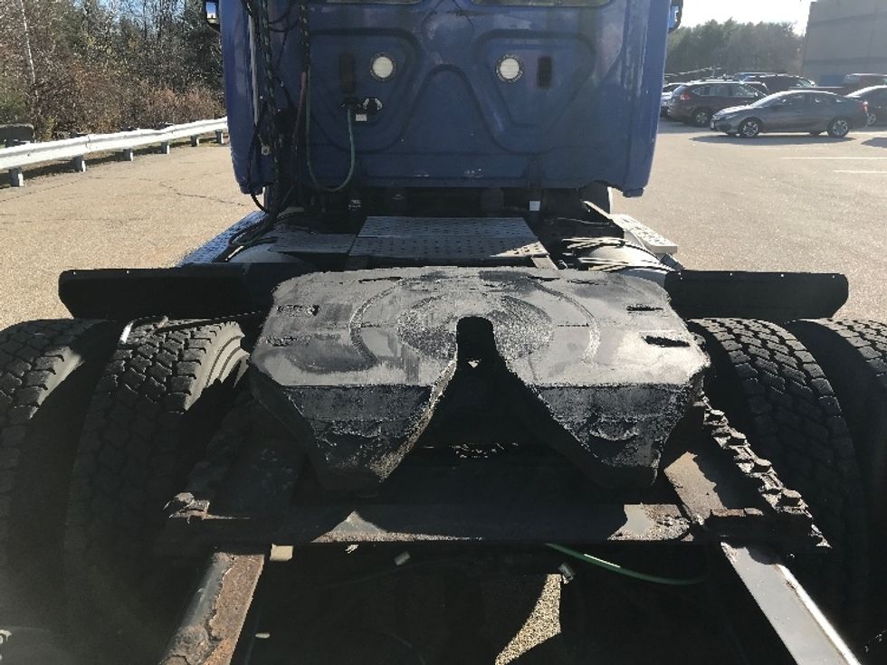 Day Cab Tractor-Heavy Duty Tractors-Freightliner-2019-T11664ST-Auburn-MA-313,744\n\t\tmiles-$ 41,000 - Image 6