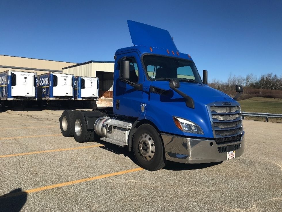 Day Cab Tractor-Heavy Duty Tractors-Freightliner-2019-T11664ST-Auburn-MA-346,040\n\t\tmiles-$ 39,500 - Image 1