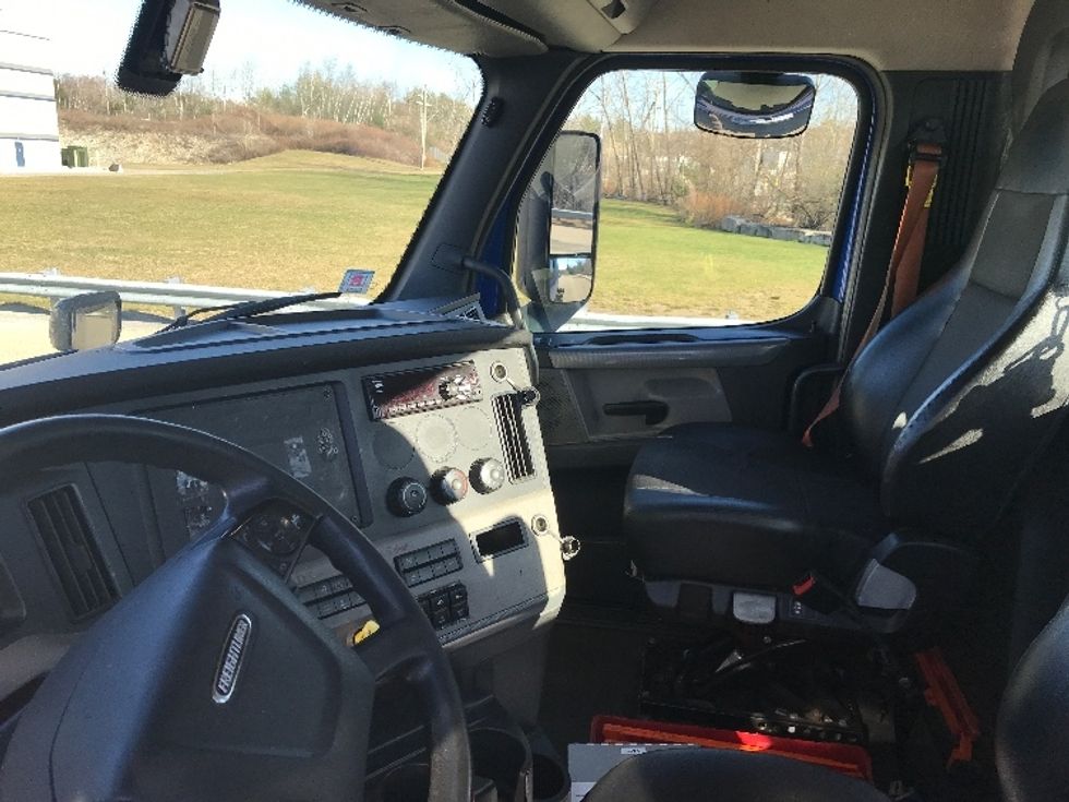 Day Cab Tractor-Heavy Duty Tractors-Freightliner-2019-T11664ST-Auburn-MA-346,040\n\t\tmiles-$ 39,500 - Image 10