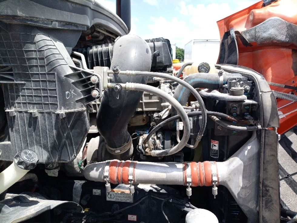 Day Cab Tractor-Heavy Duty Tractors-Freightliner-2019-T11664ST-Austin-TX-226,126\n\t\tmiles-$ 52,750 - Image 15