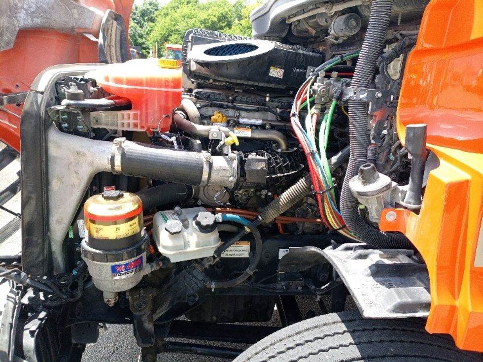 Day Cab Tractor-Heavy Duty Tractors-Freightliner-2019-T11664ST-Austin-TX-226,126\n\t\tmiles-$ 52,750 - Image 16