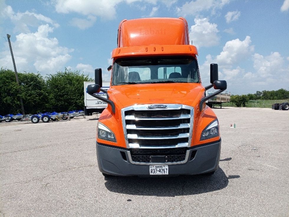Day Cab Tractor-Heavy Duty Tractors-Freightliner-2019-T11664ST-Austin-TX-226,126\n\t\tmiles-$ 52,750 - Image 2