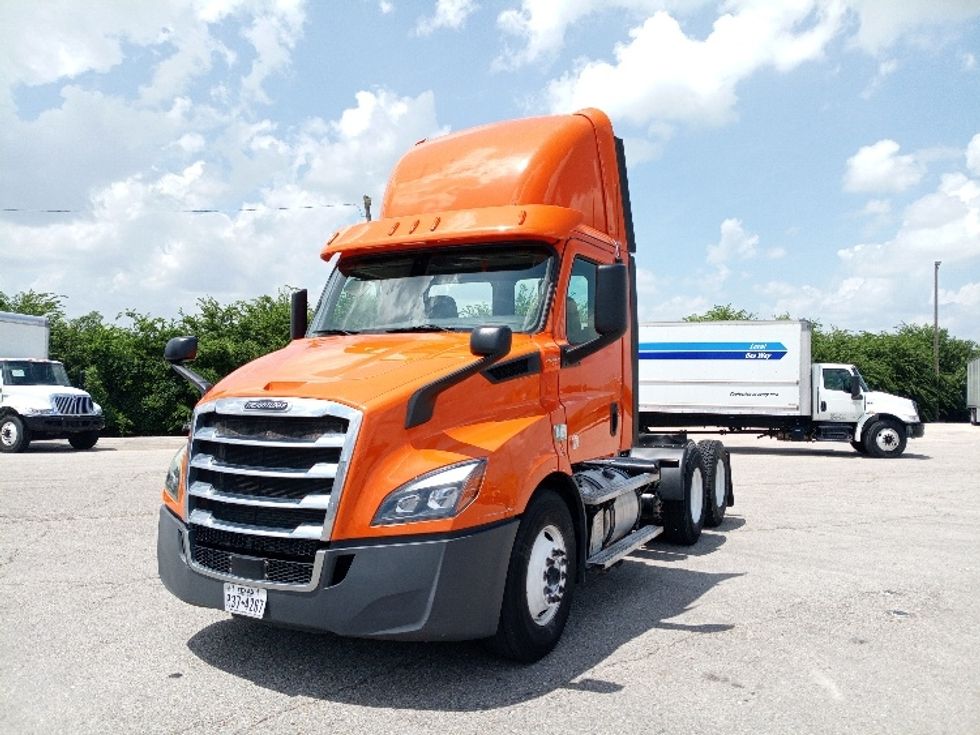 Day Cab Tractor-Heavy Duty Tractors-Freightliner-2019-T11664ST-Austin-TX-226,126\n\t\tmiles-$ 52,750 - Image 3