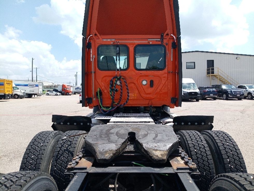 Day Cab Tractor-Heavy Duty Tractors-Freightliner-2019-T11664ST-Austin-TX-226,126\n\t\tmiles-$ 52,750 - Image 6
