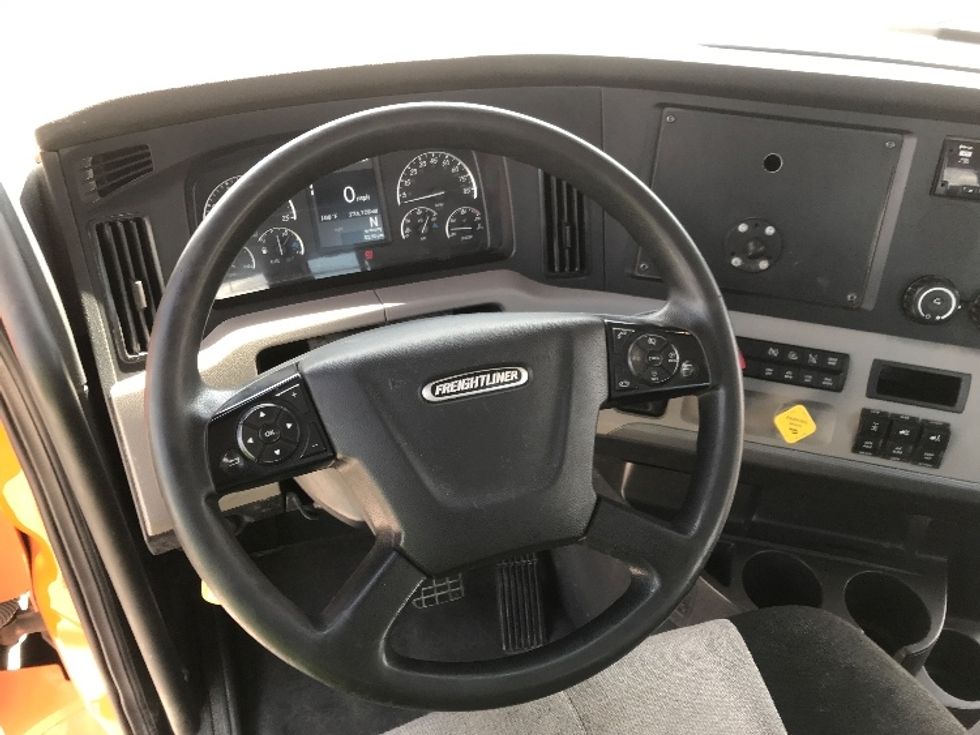 Day Cab Tractor-Heavy Duty Tractors-Freightliner-2019-T11664ST-Austin-TX-226,128\n\t\tmiles-$ 44,500 - Image 11
