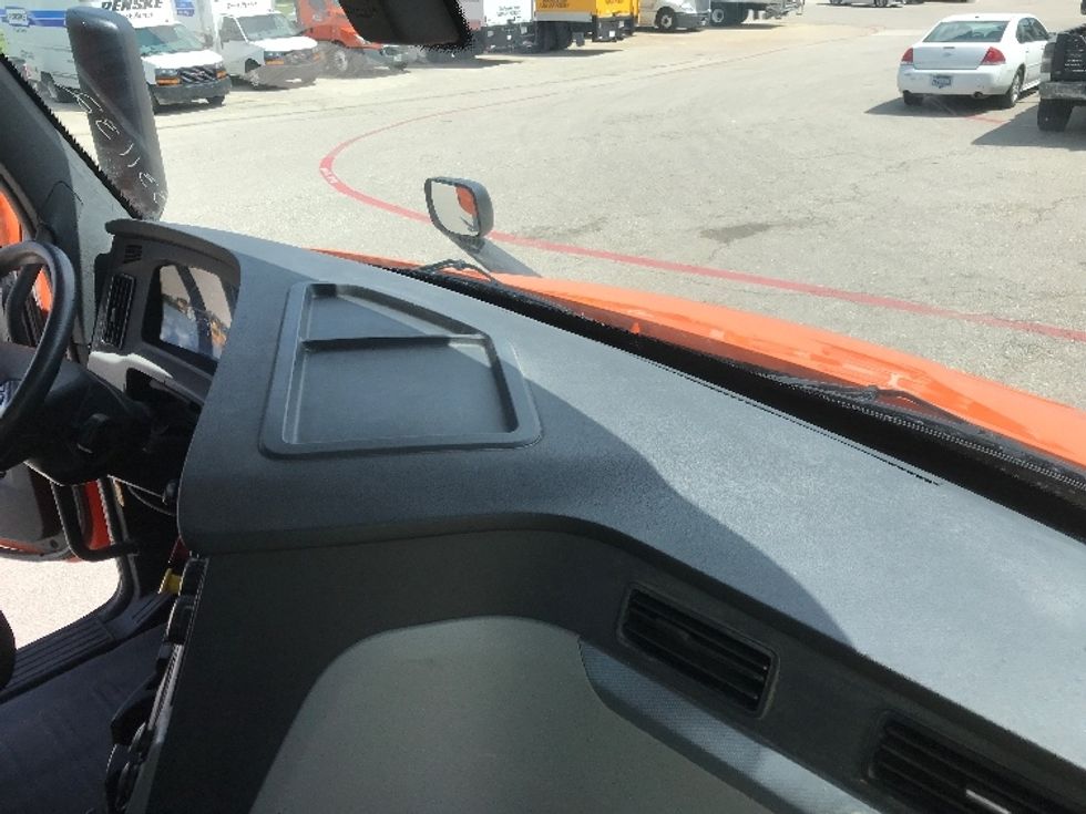 Day Cab Tractor-Heavy Duty Tractors-Freightliner-2019-T11664ST-Austin-TX-226,128\n\t\tmiles-$ 44,500 - Image 13