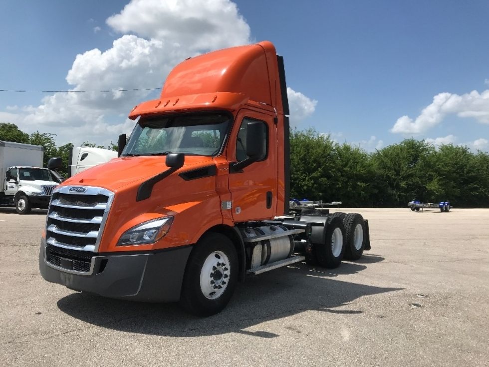 Day Cab Tractor-Heavy Duty Tractors-Freightliner-2019-T11664ST-Austin-TX-226,128\n\t\tmiles-$ 44,500 - Image 3