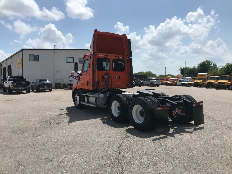 Day Cab Tractor-Heavy Duty Tractors-Freightliner-2019-T11664ST-Austin-TX-226,128\n\t\tmiles-$ 44,500 - Image 5