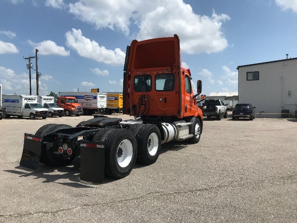 Day Cab Tractor-Heavy Duty Tractors-Freightliner-2019-T11664ST-Austin-TX-226,128\n\t\tmiles-$ 44,500 - Image 7