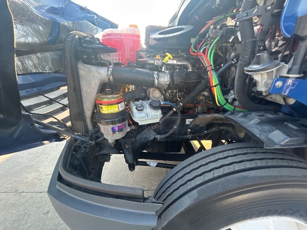 Day Cab Tractor-Heavy Duty Tractors-Freightliner-2019-T11664ST-Austin-TX-304,826\n\t\tmiles-$ 51,000 - Image 16