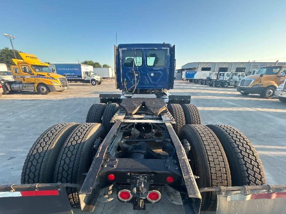Day Cab Tractor-Heavy Duty Tractors-Freightliner-2019-T11664ST-Austin-TX-304,826\n\t\tmiles-$ 51,000 - Image 6