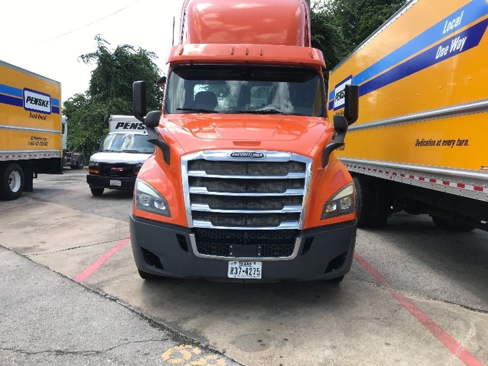 Day Cab Tractor-Heavy Duty Tractors-Freightliner-2019-T11664ST-Austin-TX-376,860\n\t\tmiles-$ 43,500 - Image 2