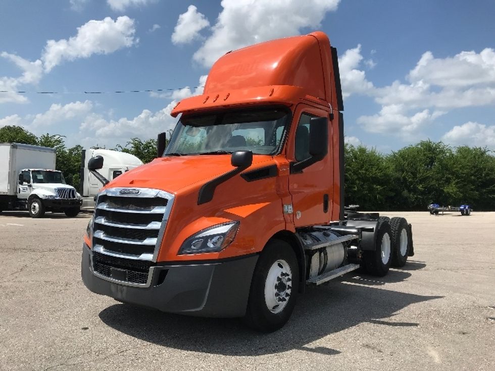 Day Cab Tractor-Heavy Duty Tractors-Freightliner-2019-T11664ST-Austin-TX-376,860\n\t\tmiles-$ 43,500 - Image 3
