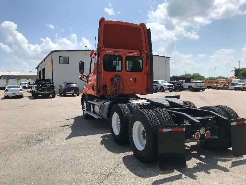 Day Cab Tractor-Heavy Duty Tractors-Freightliner-2019-T11664ST-Austin-TX-376,860\n\t\tmiles-$ 43,500 - Image 5
