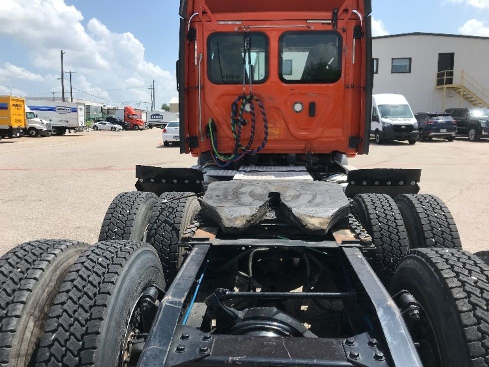 Day Cab Tractor-Heavy Duty Tractors-Freightliner-2019-T11664ST-Austin-TX-376,860\n\t\tmiles-$ 43,500 - Image 6