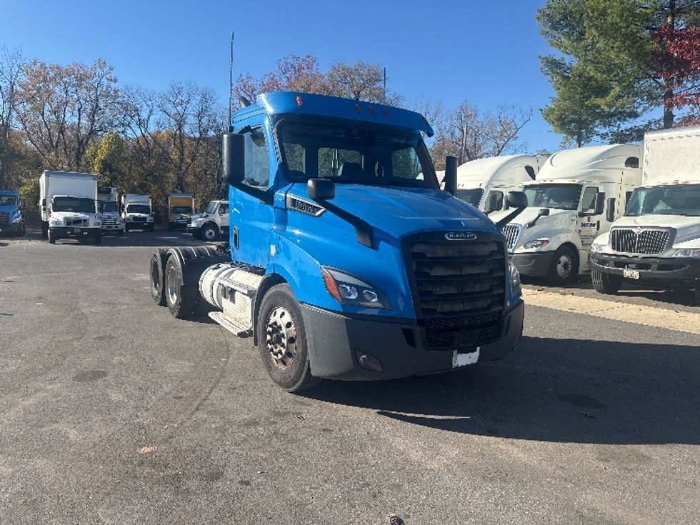 Day Cab Tractor-Heavy Duty Tractors-Freightliner-2019-T11664ST-Baltimore-MD-229,130\n\t\tmiles-$ 48,000 - Image 1