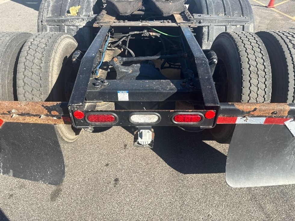 Day Cab Tractor-Heavy Duty Tractors-Freightliner-2019-T11664ST-Baltimore-MD-229,130\n\t\tmiles-$ 48,000 - Image 6