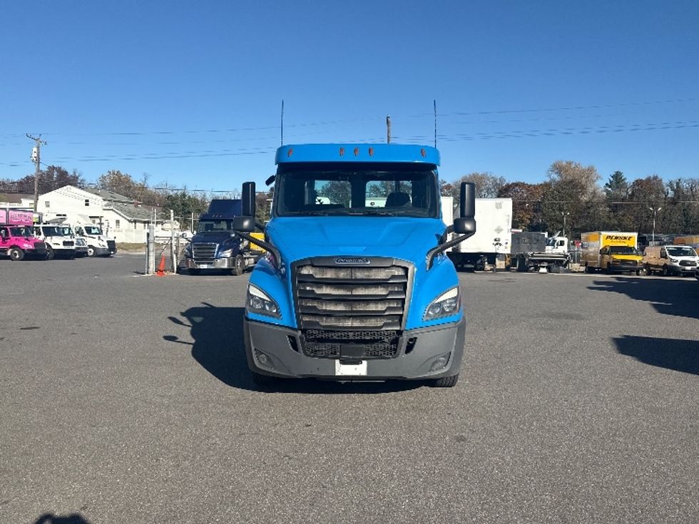 Day Cab Tractor-Heavy Duty Tractors-Freightliner-2019-T11664ST-Baltimore-MD-237,852\n\t\tmiles-$ 47,500 - Image 2