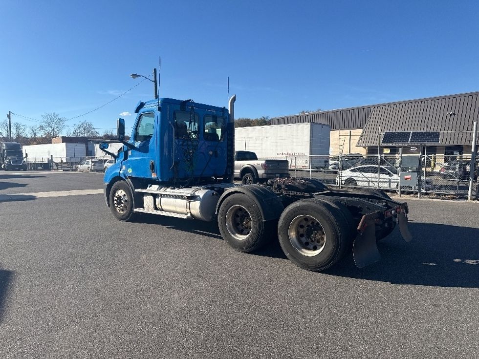 Day Cab Tractor-Heavy Duty Tractors-Freightliner-2019-T11664ST-Baltimore-MD-237,852\n\t\tmiles-$ 47,500 - Image 5