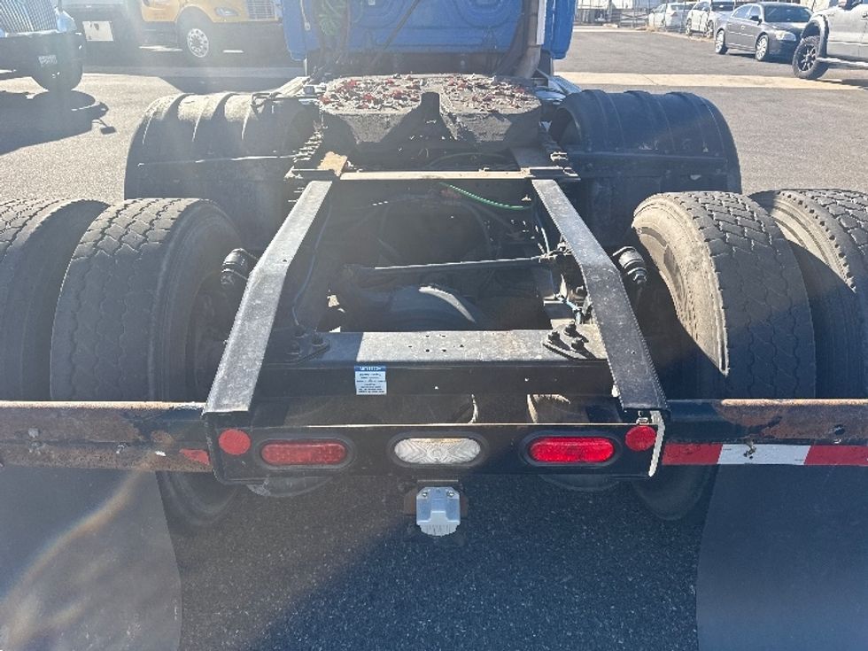 Day Cab Tractor-Heavy Duty Tractors-Freightliner-2019-T11664ST-Baltimore-MD-237,852\n\t\tmiles-$ 47,500 - Image 6