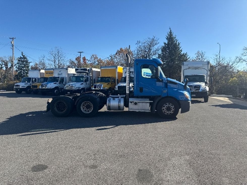 Day Cab Tractor-Heavy Duty Tractors-Freightliner-2019-T11664ST-Baltimore-MD-237,852\n\t\tmiles-$ 47,500 - Image 8