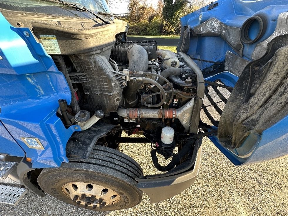 Day Cab Tractor-Heavy Duty Tractors-Freightliner-2019-T11664ST-Baltimore-MD-287,832\n\t\tmiles-$ 35,250 - Image 15