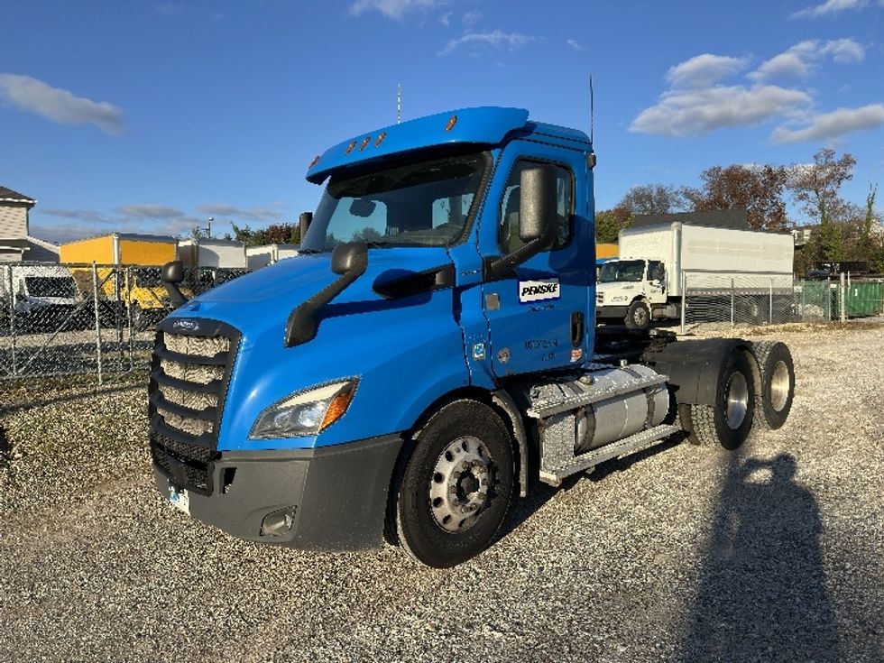 Day Cab Tractor-Heavy Duty Tractors-Freightliner-2019-T11664ST-Baltimore-MD-287,832\n\t\tmiles-$ 35,250 - Image 3