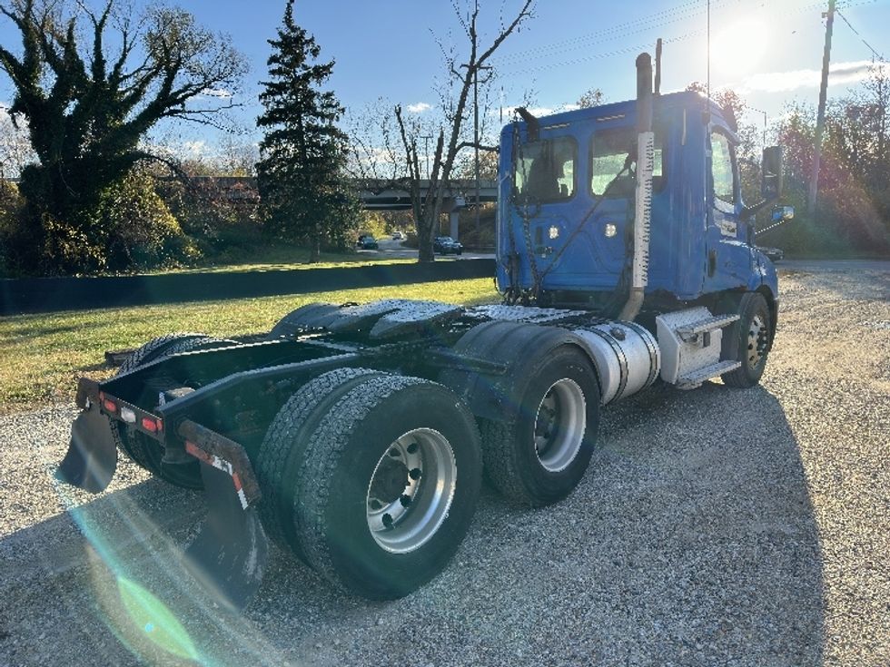 Day Cab Tractor-Heavy Duty Tractors-Freightliner-2019-T11664ST-Baltimore-MD-287,832\n\t\tmiles-$ 35,250 - Image 7