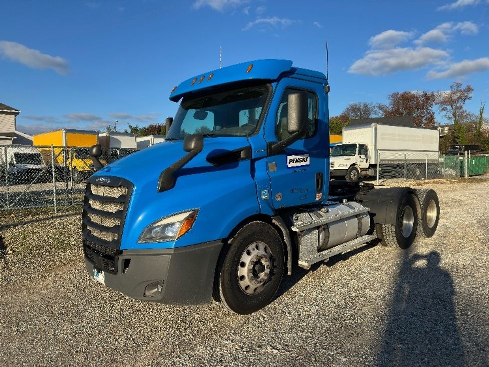 Day Cab Tractor-Heavy Duty Tractors-Freightliner-2019-T11664ST-Baltimore-MD-302,985\n\t\tmiles-$ 43,750 - Image 3
