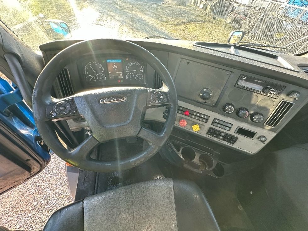 Day Cab Tractor-Heavy Duty Tractors-Freightliner-2019-T11664ST-Baltimore-MD-306,975\n\t\tmiles-$ 34,500 - Image 11