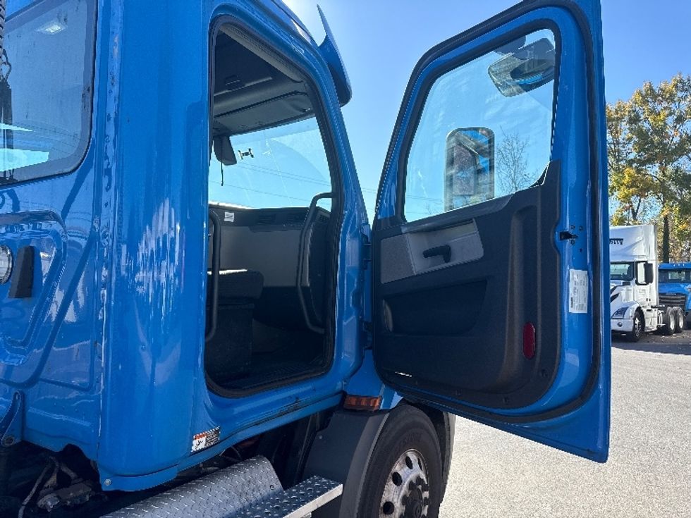 Day Cab Tractor-Heavy Duty Tractors-Freightliner-2019-T11664ST-Baltimore-MD-524,585\n\t\tmiles-$ 31,500 - Image 12