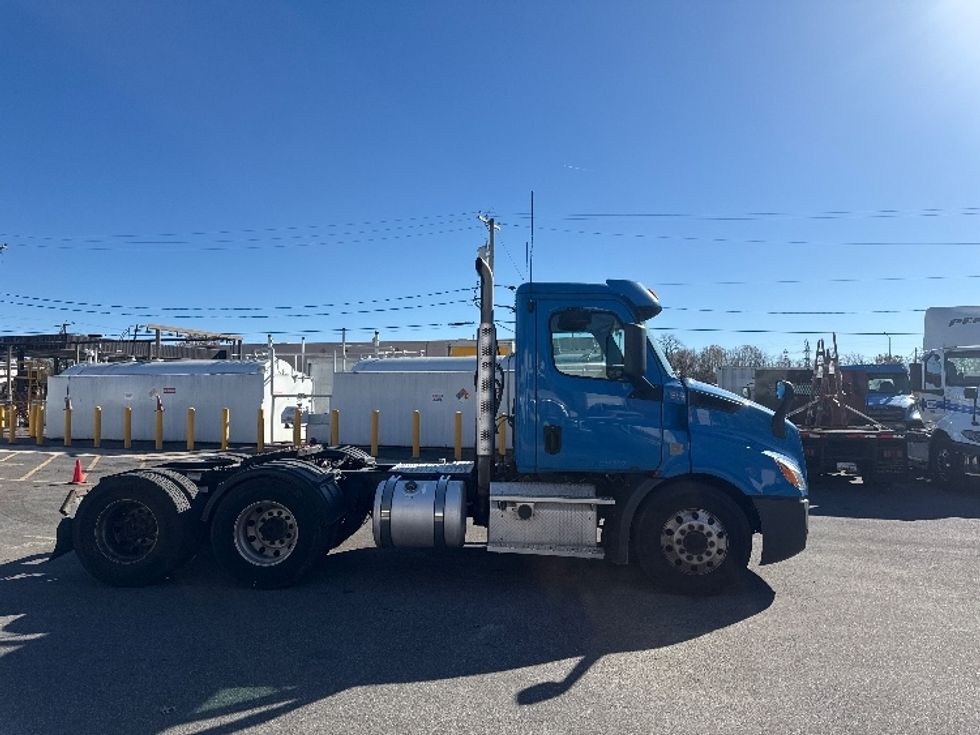 Day Cab Tractor-Heavy Duty Tractors-Freightliner-2019-T11664ST-Baltimore-MD-524,585\n\t\tmiles-$ 31,500 - Image 8