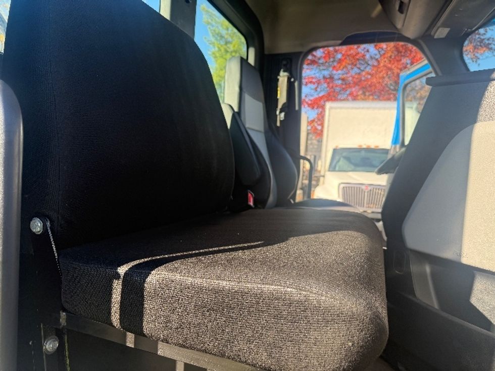 Day Cab Tractor-Heavy Duty Tractors-Freightliner-2019-T11664ST-Baltimore-MD-550,000\n\t\tmiles-$ 29,500 - Image 14