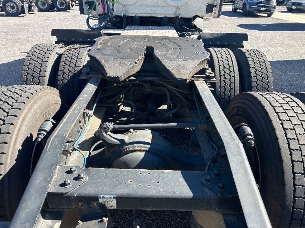 Day Cab Tractor-Heavy Duty Tractors-Freightliner-2019-T11664ST-Belcamp-MD-433,145\n\t\tmiles-$ 36,750 - Image 15