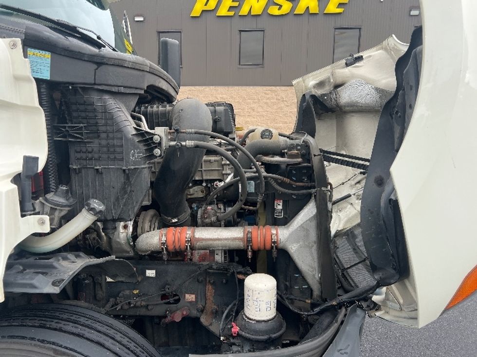 Day Cab Tractor-Heavy Duty Tractors-Freightliner-2019-T11664ST-Belcamp-MD-433,145\n\t\tmiles-$ 36,750 - Image 16