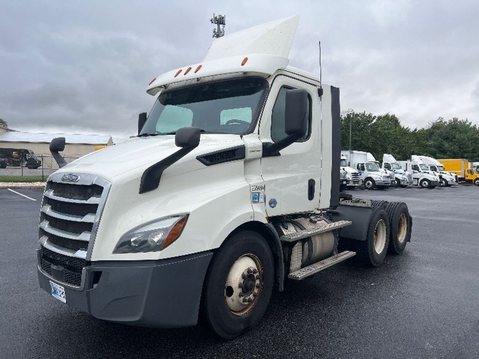 2019 Freightliner Cascadia 116" Day cab photo 3