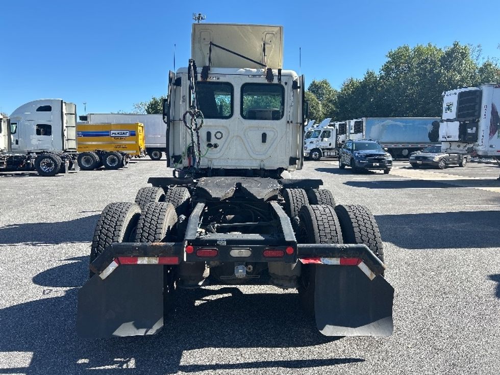 Day Cab Tractor-Heavy Duty Tractors-Freightliner-2019-T11664ST-Belcamp-MD-468,579\n\t\tmiles-$ 35,000 - Image 18