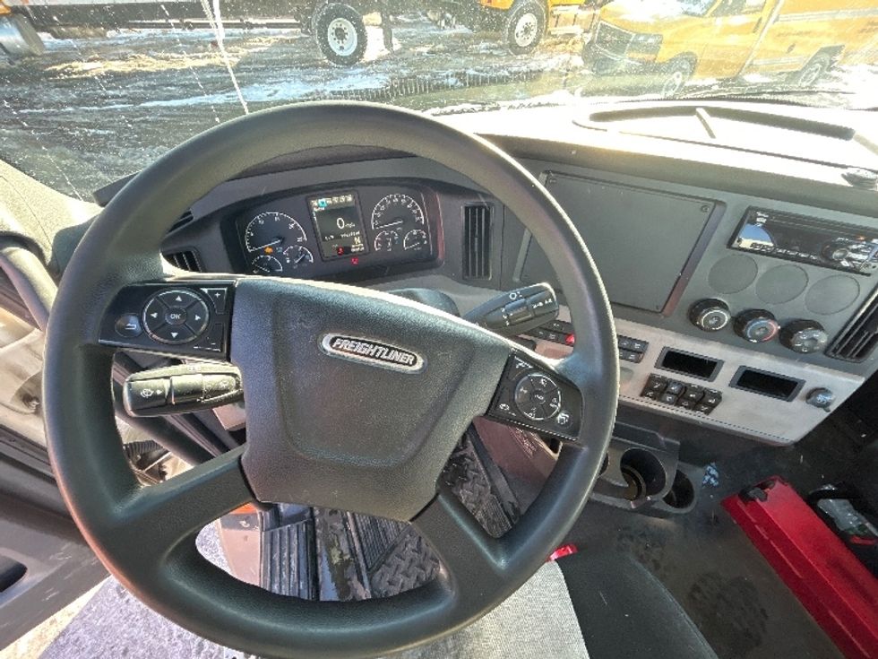 Day Cab Tractor-Heavy Duty Tractors-Freightliner-2019-T11664ST-Braintree-MA-205,628\n\t\tmiles-$ 44,750 - Image 11