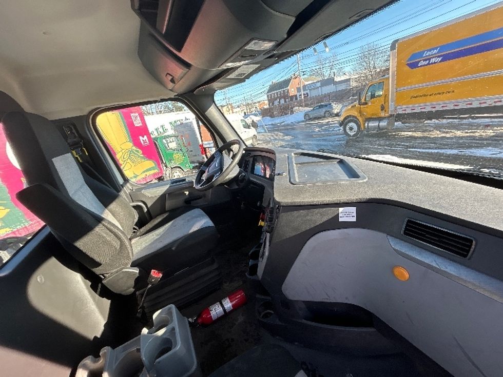 Day Cab Tractor-Heavy Duty Tractors-Freightliner-2019-T11664ST-Braintree-MA-205,628\n\t\tmiles-$ 44,750 - Image 14