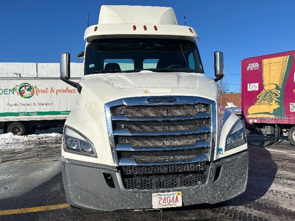 Day Cab Tractor-Heavy Duty Tractors-Freightliner-2019-T11664ST-Braintree-MA-205,628\n\t\tmiles-$ 44,750 - Image 2