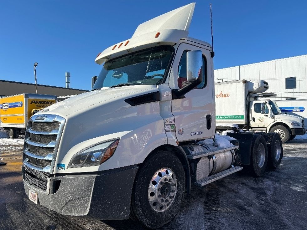 Day Cab Tractor-Heavy Duty Tractors-Freightliner-2019-T11664ST-Braintree-MA-205,628\n\t\tmiles-$ 44,750 - Image 3