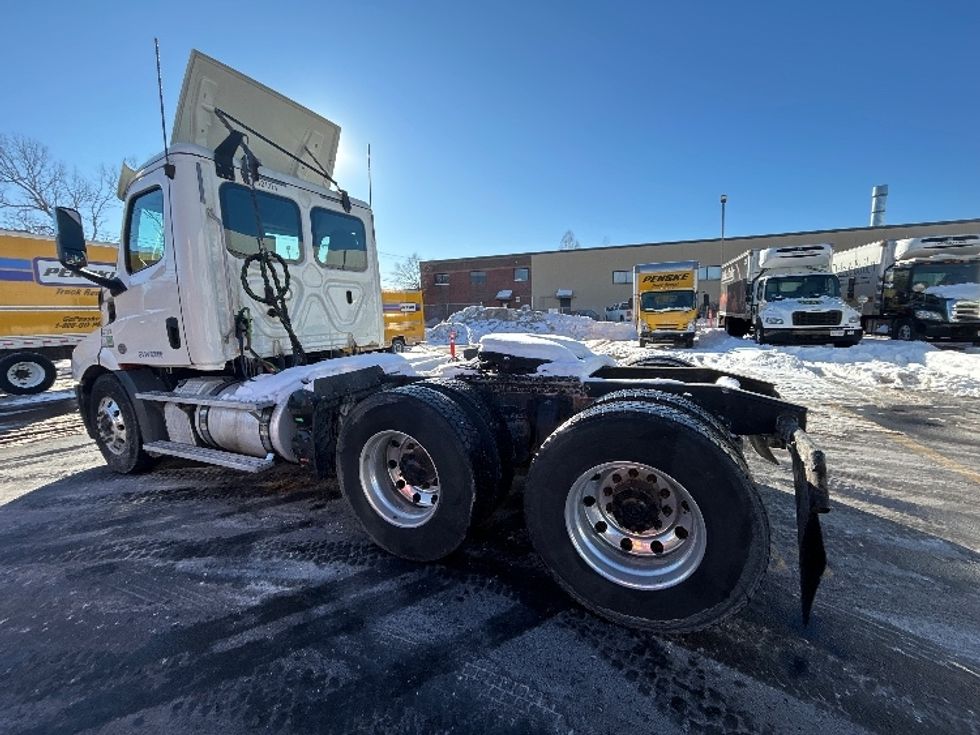 Day Cab Tractor-Heavy Duty Tractors-Freightliner-2019-T11664ST-Braintree-MA-205,628\n\t\tmiles-$ 44,750 - Image 5