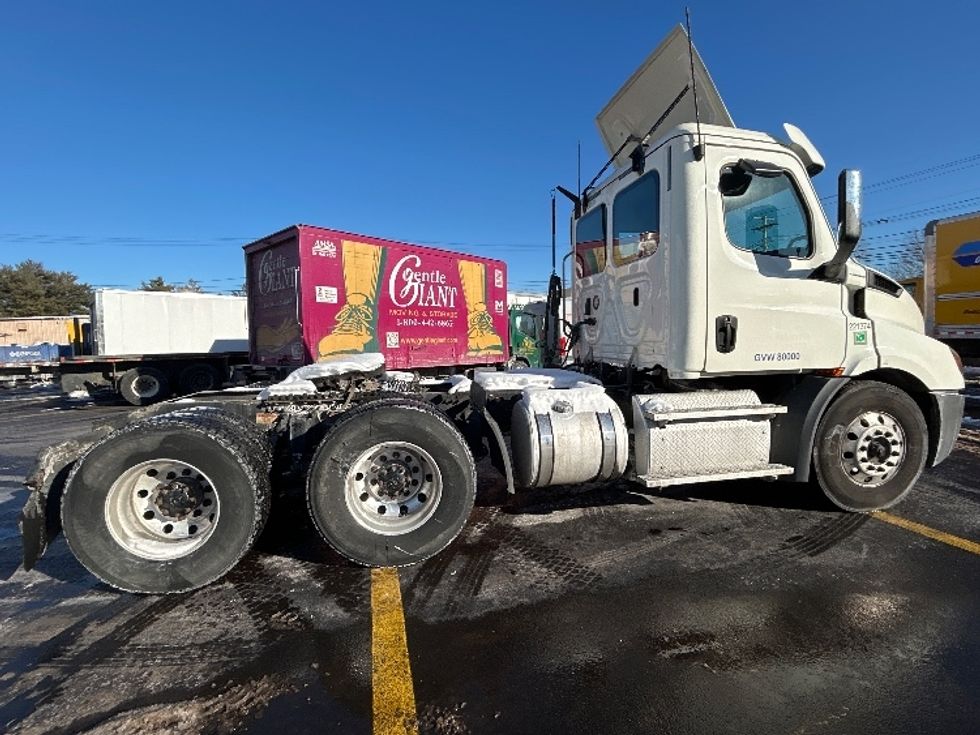 Day Cab Tractor-Heavy Duty Tractors-Freightliner-2019-T11664ST-Braintree-MA-205,628\n\t\tmiles-$ 44,750 - Image 8