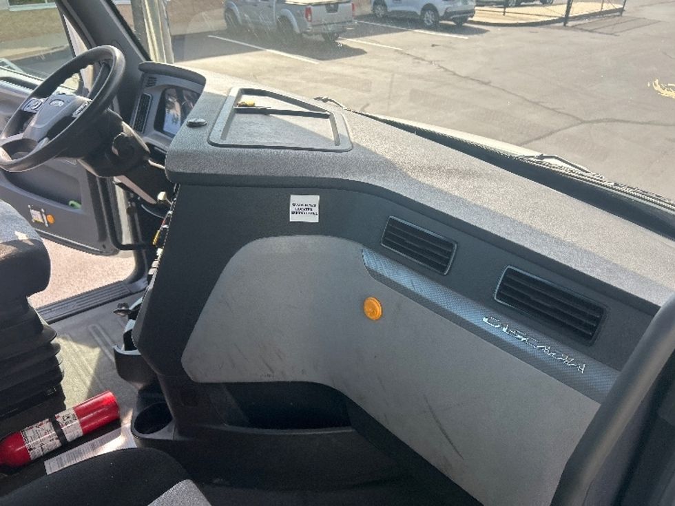 Day Cab Tractor-Heavy Duty Tractors-Freightliner-2019-T11664ST-Braintree-MA-219,109\n\t\tmiles-$ 50,000 - Image 12