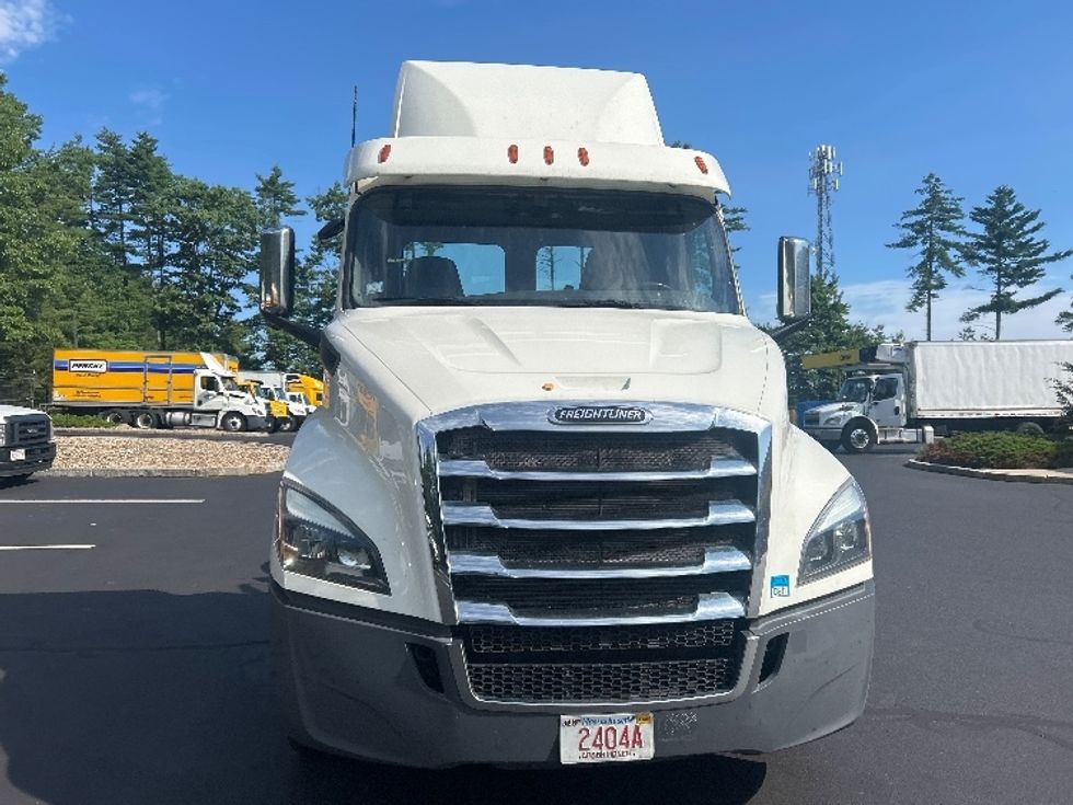 Day Cab Tractor-Heavy Duty Tractors-Freightliner-2019-T11664ST-Braintree-MA-219,109\n\t\tmiles-$ 50,000 - Image 19