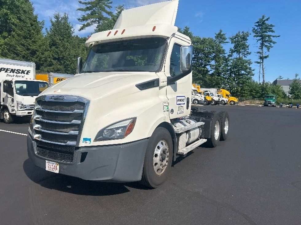 Day Cab Tractor-Heavy Duty Tractors-Freightliner-2019-T11664ST-Braintree-MA-219,109\n\t\tmiles-$ 50,000 - Image 20
