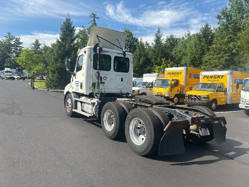 Day Cab Tractor-Heavy Duty Tractors-Freightliner-2019-T11664ST-Braintree-MA-219,109\n\t\tmiles-$ 50,000 - Image 5