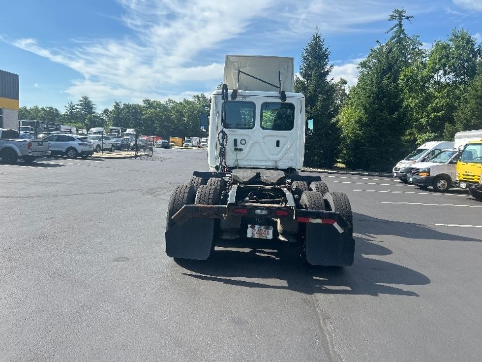 Day Cab Tractor-Heavy Duty Tractors-Freightliner-2019-T11664ST-Braintree-MA-219,109\n\t\tmiles-$ 50,000 - Image 6