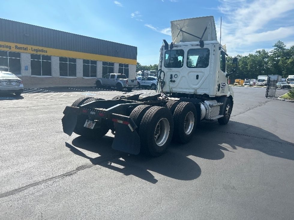 Day Cab Tractor-Heavy Duty Tractors-Freightliner-2019-T11664ST-Braintree-MA-219,109\n\t\tmiles-$ 50,000 - Image 7